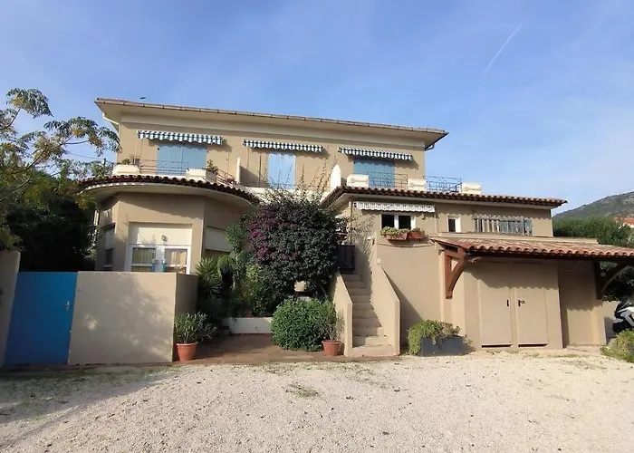 T2 Le Clos Fleuri Le Lavandou