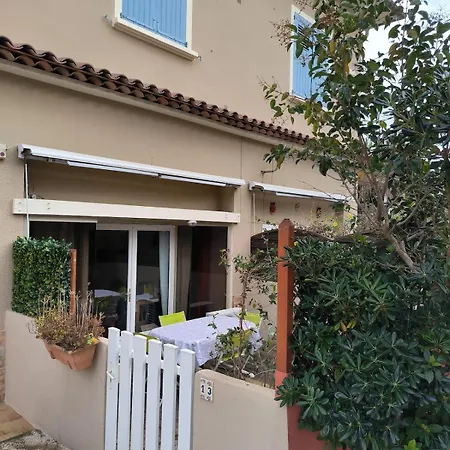 T2 Le Clos Fleuri Apartment