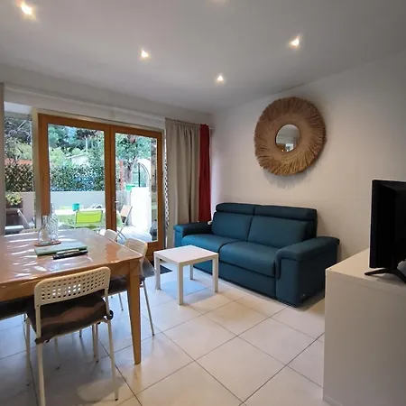 T2 Le Clos Fleuri * Le Lavandou