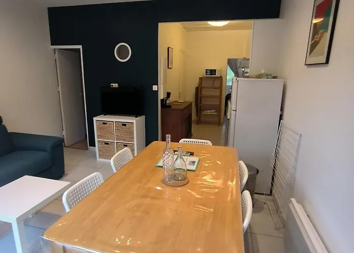 T2 Le Clos Fleuri * Le Lavandou