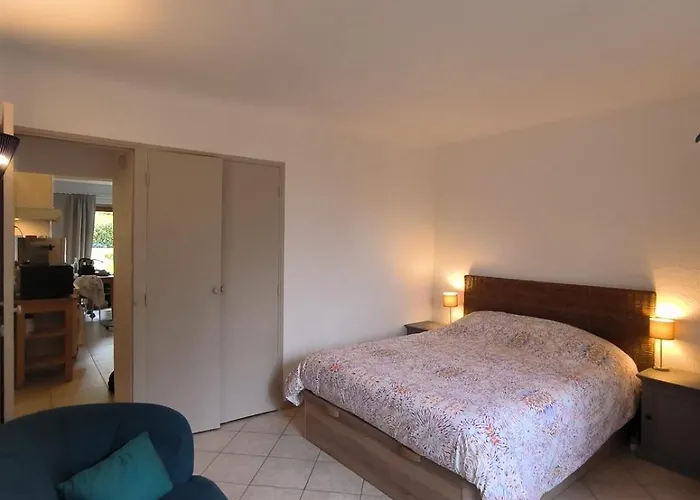 T2 Le Clos Fleuri Apartman