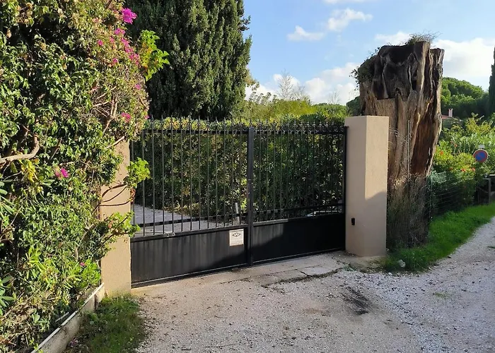 T2 Le Clos Fleuri Le Lavandou